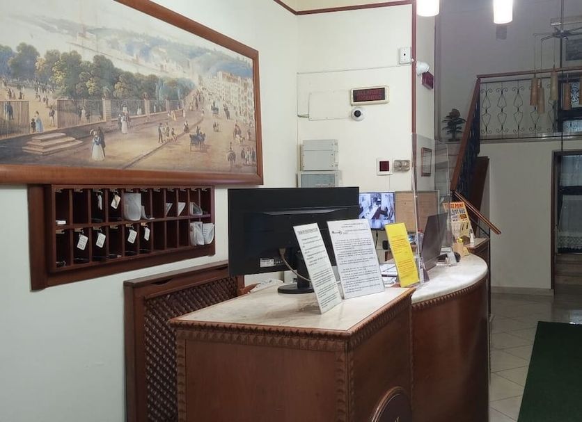 Front desk Photo