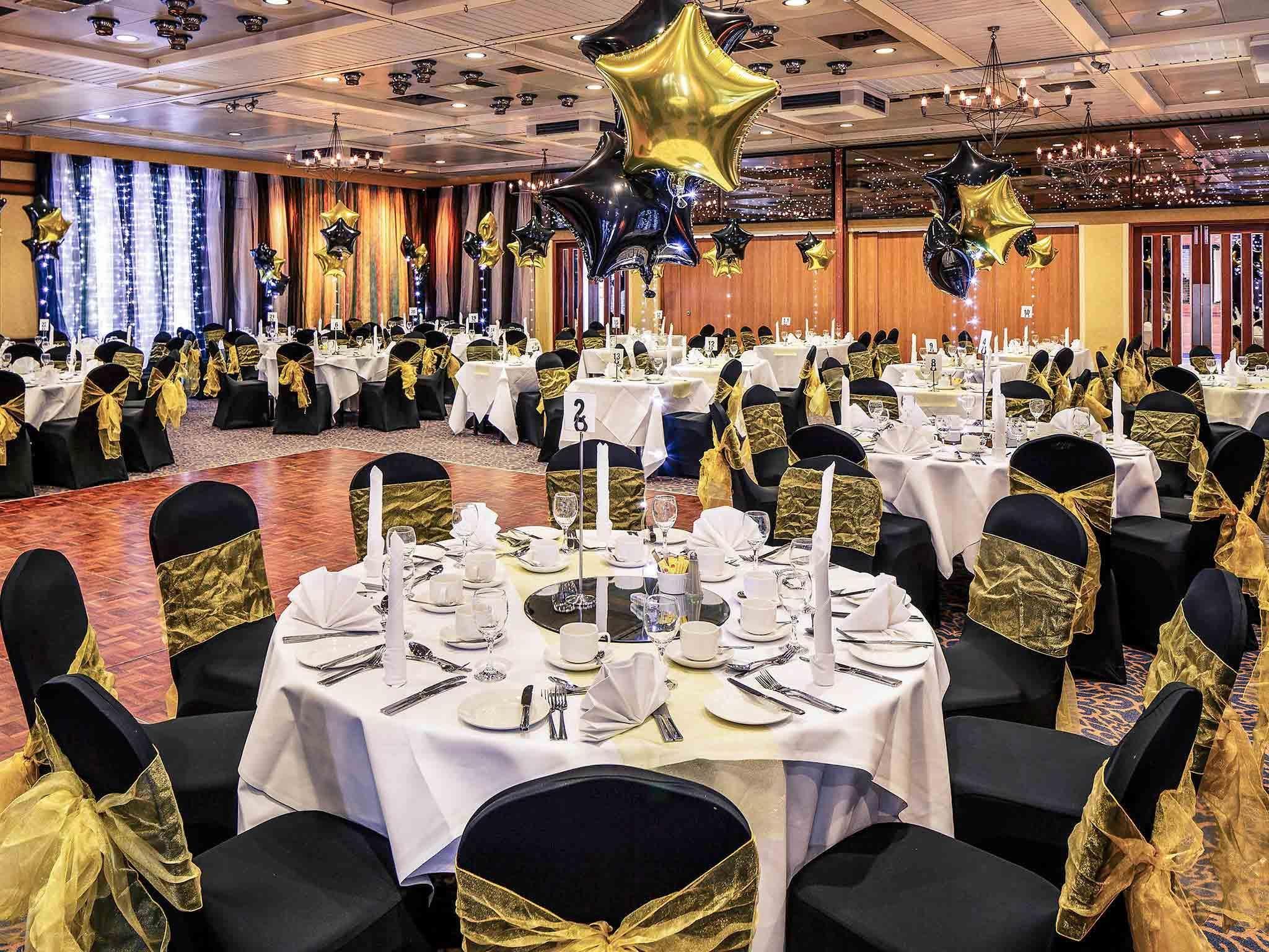 Banquet hall