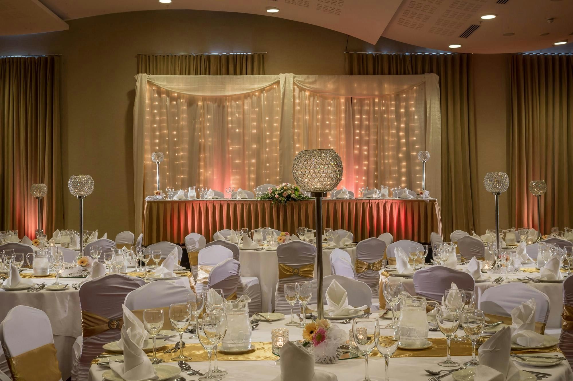 Banquet hall Photo