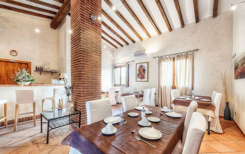 Dining room Photo