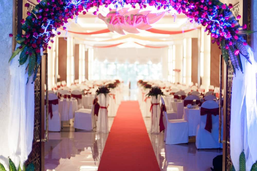 Banquet hall