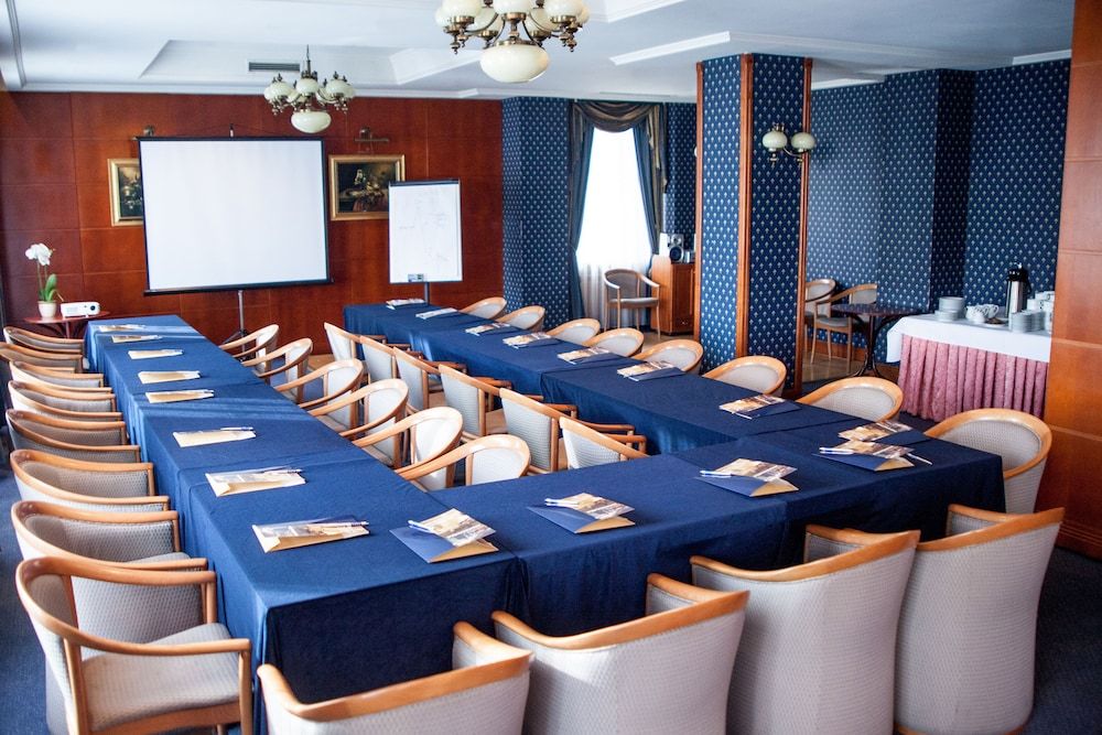 Conference room Photo
