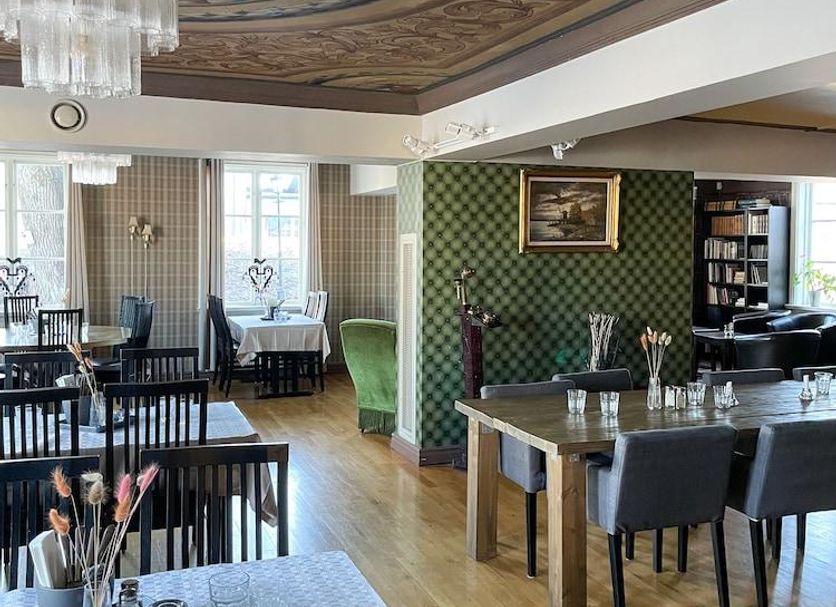 Restaurant Photo