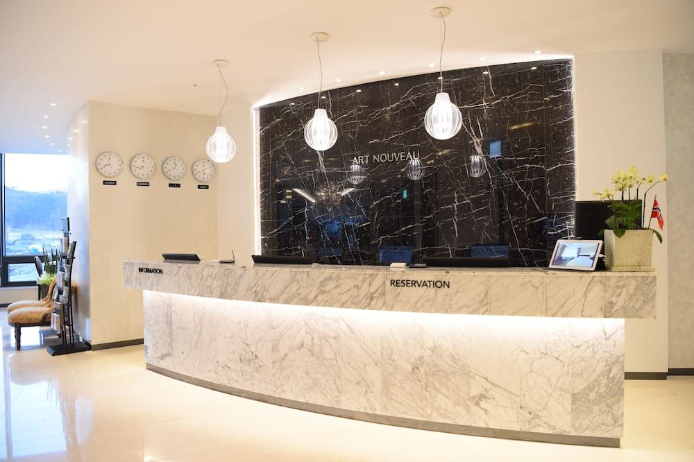 Front desk Photo