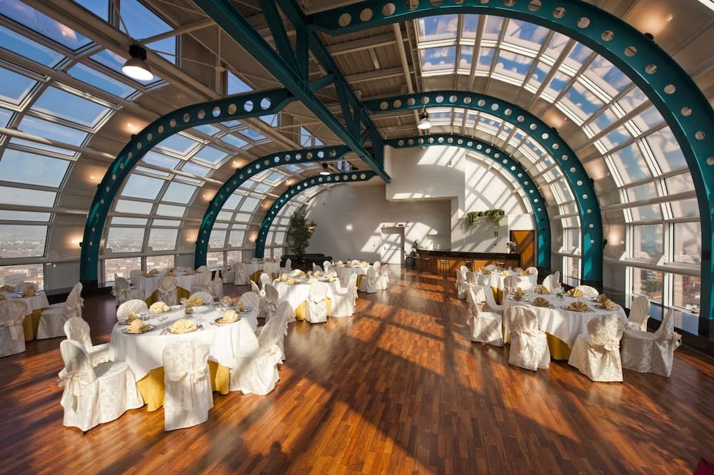 Banquet hall Photo