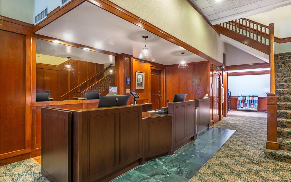 Front desk Photo
