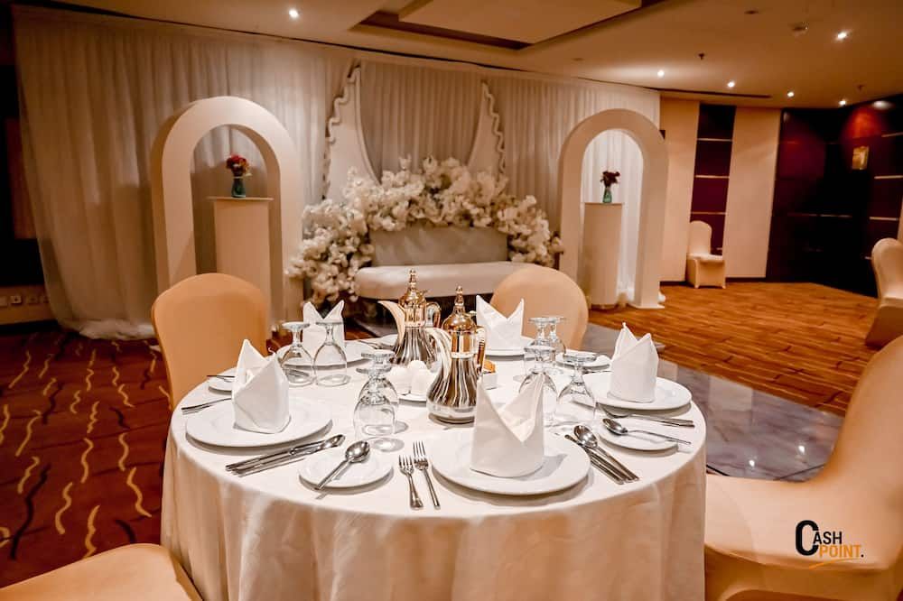 Banquet hall