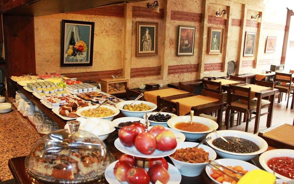 Buffet Photo