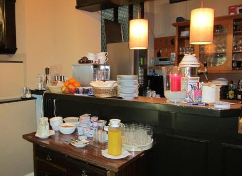 Buffet Photo