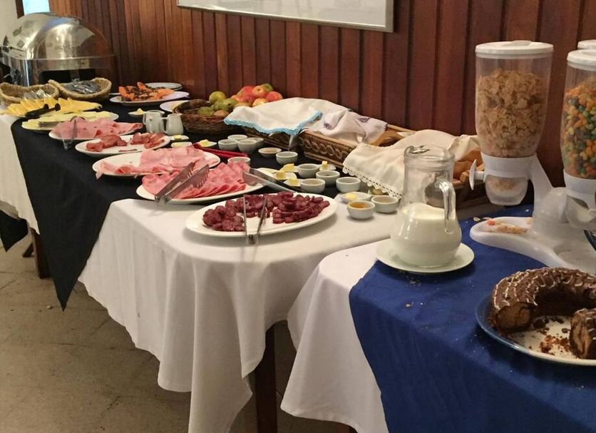 Buffet Photo