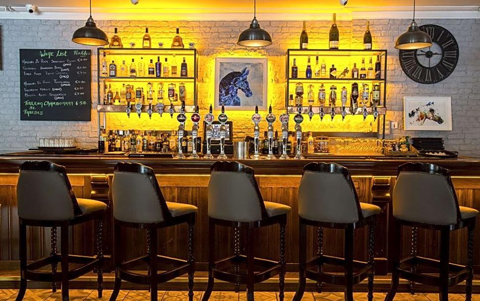 Bar Photo