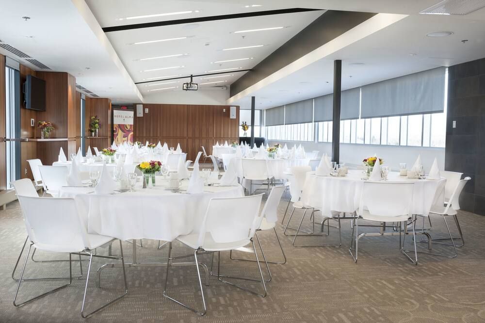 Banquet hall