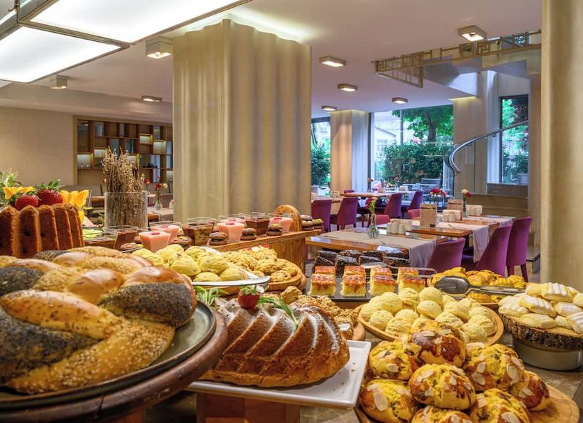 Buffet Photo