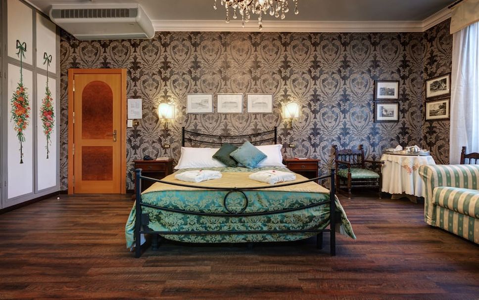 Bedroom Photo
