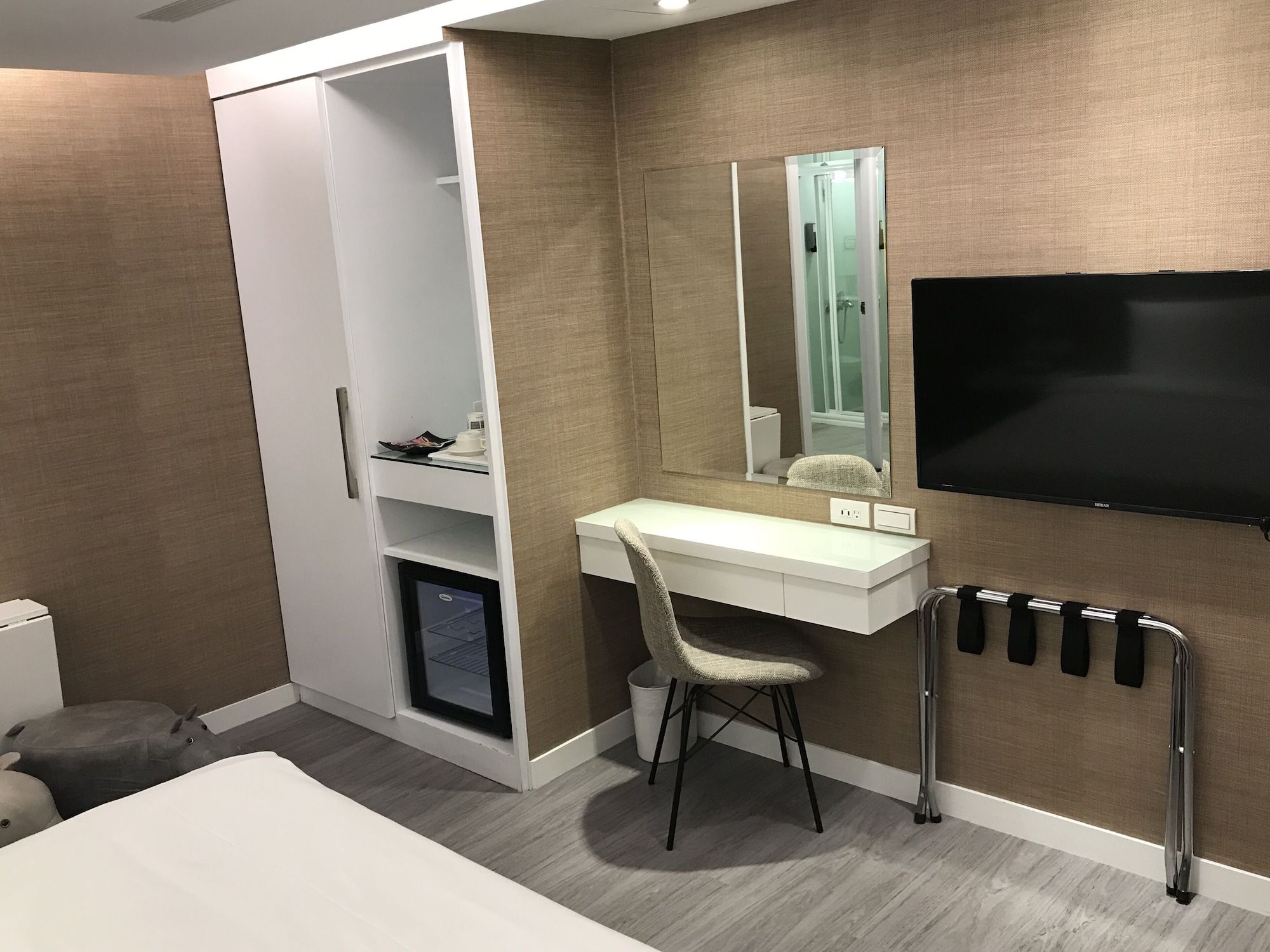 Room amenity