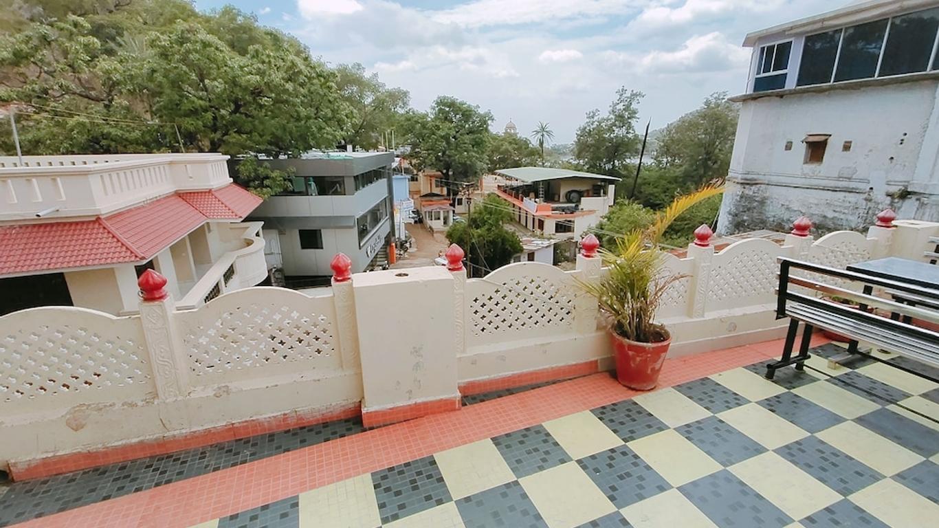 Radhika palace