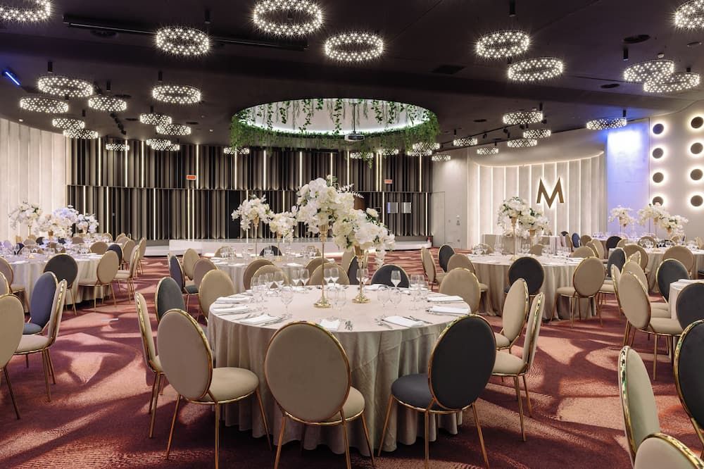 Banquet hall