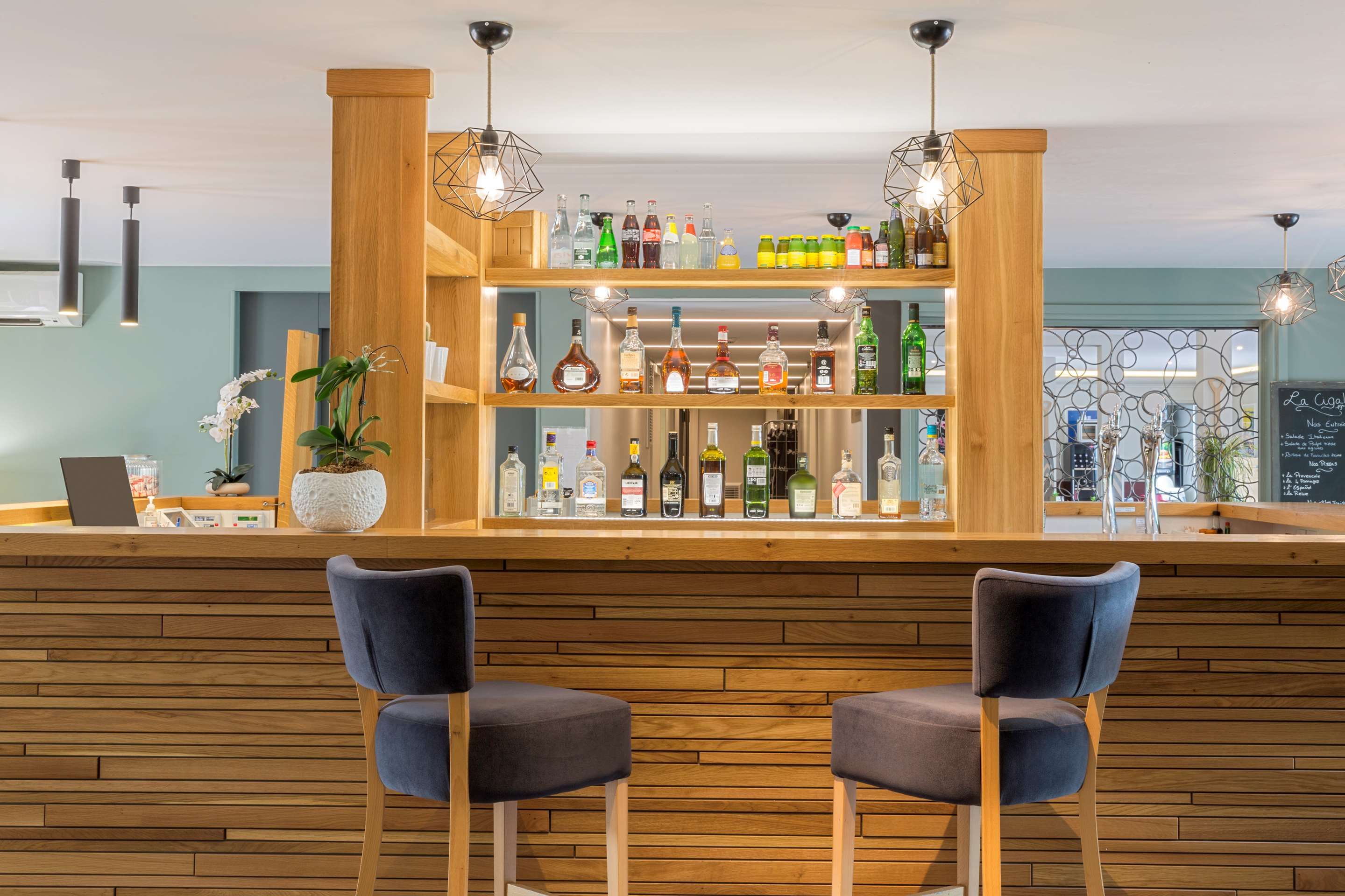 Bar Photo