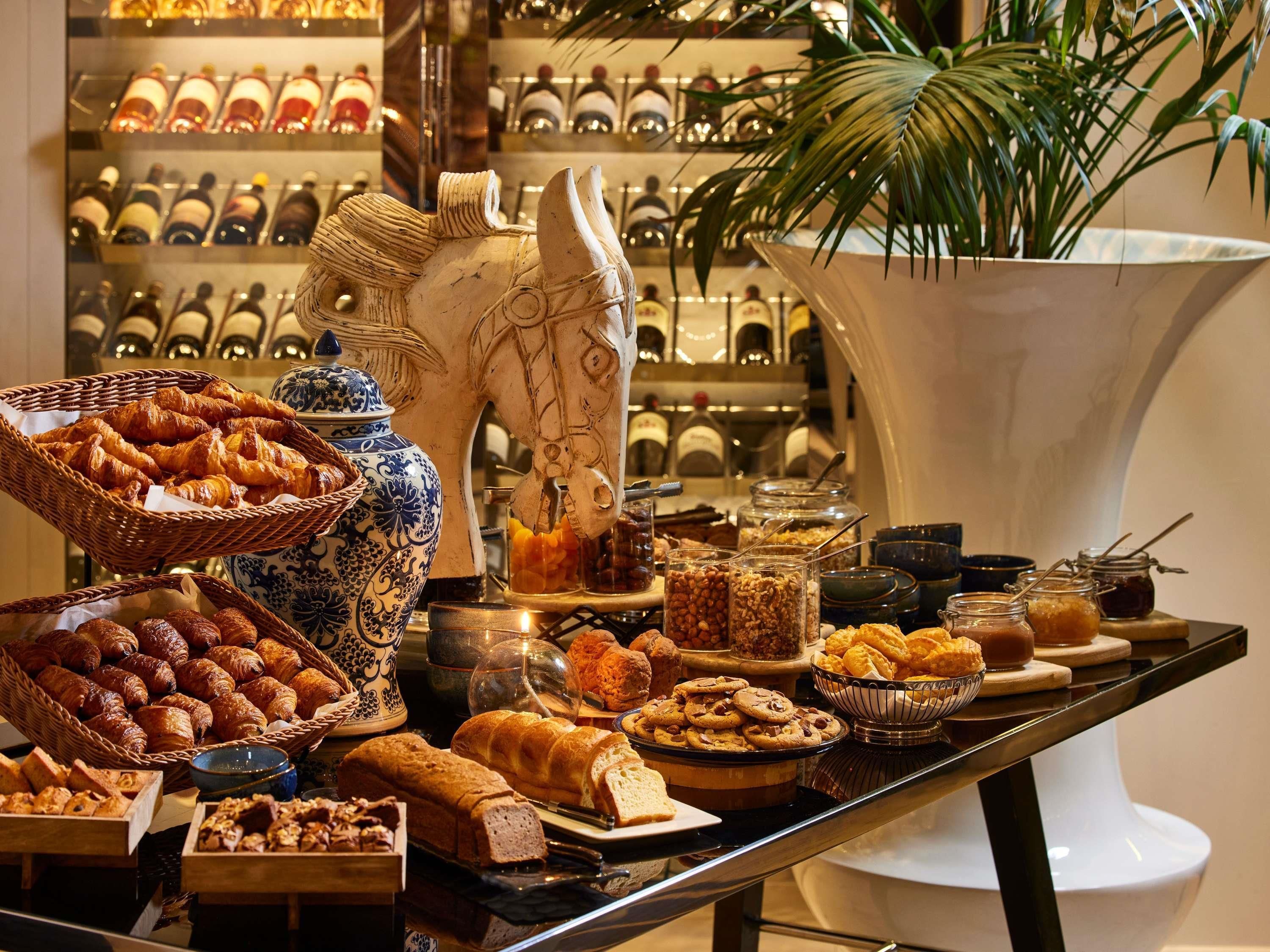 Buffet Photo