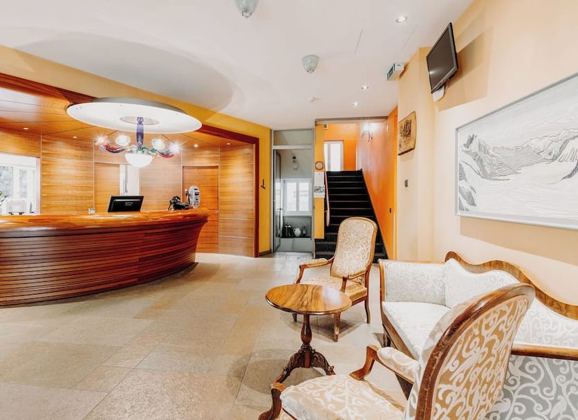 Front desk Photo