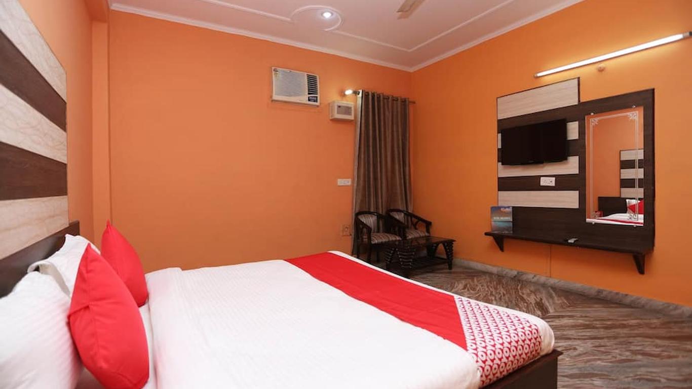 Oyo 26823 Hotel Krishna Greens