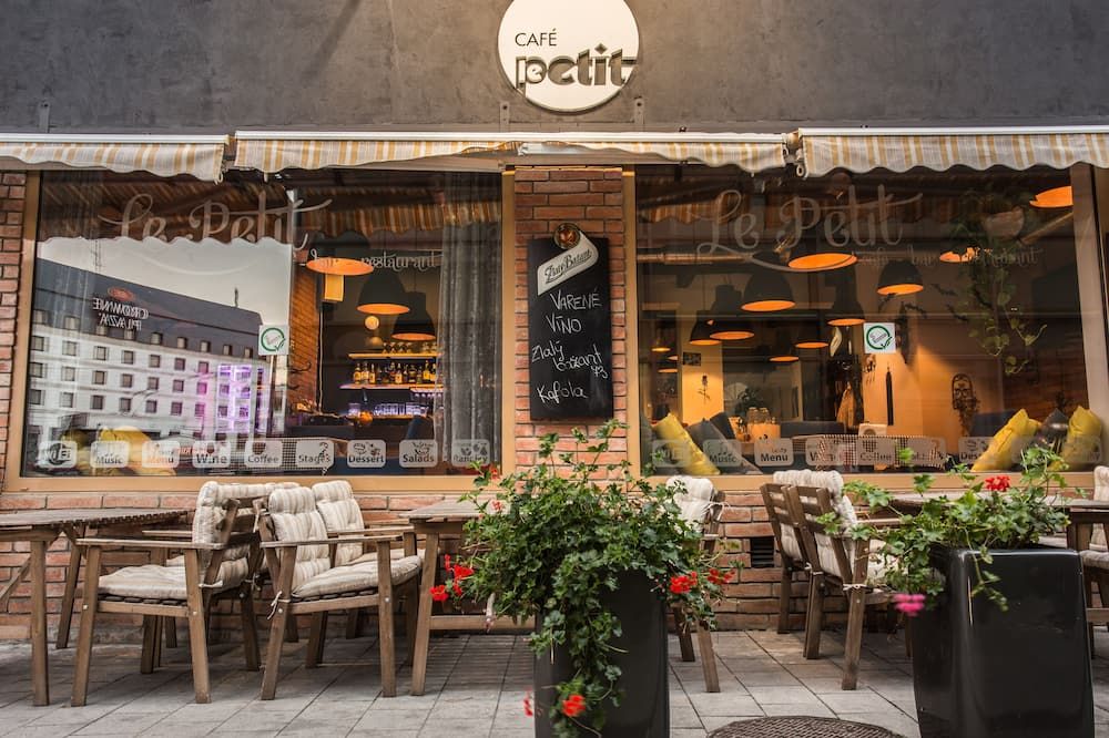 Restaurant Photo