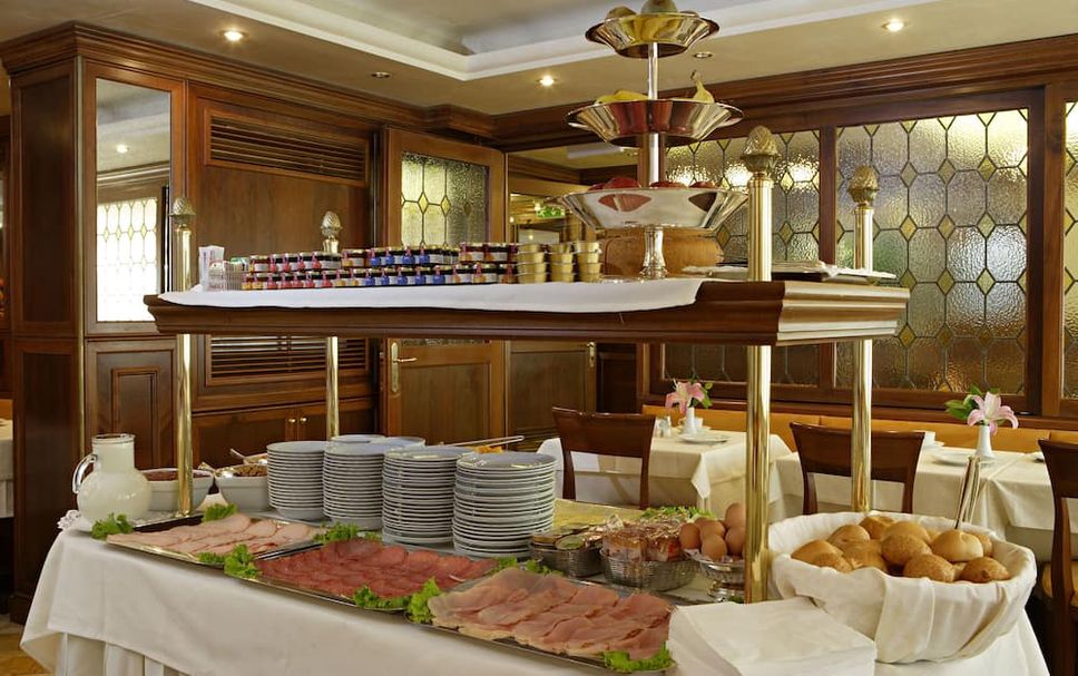 Buffet Photo