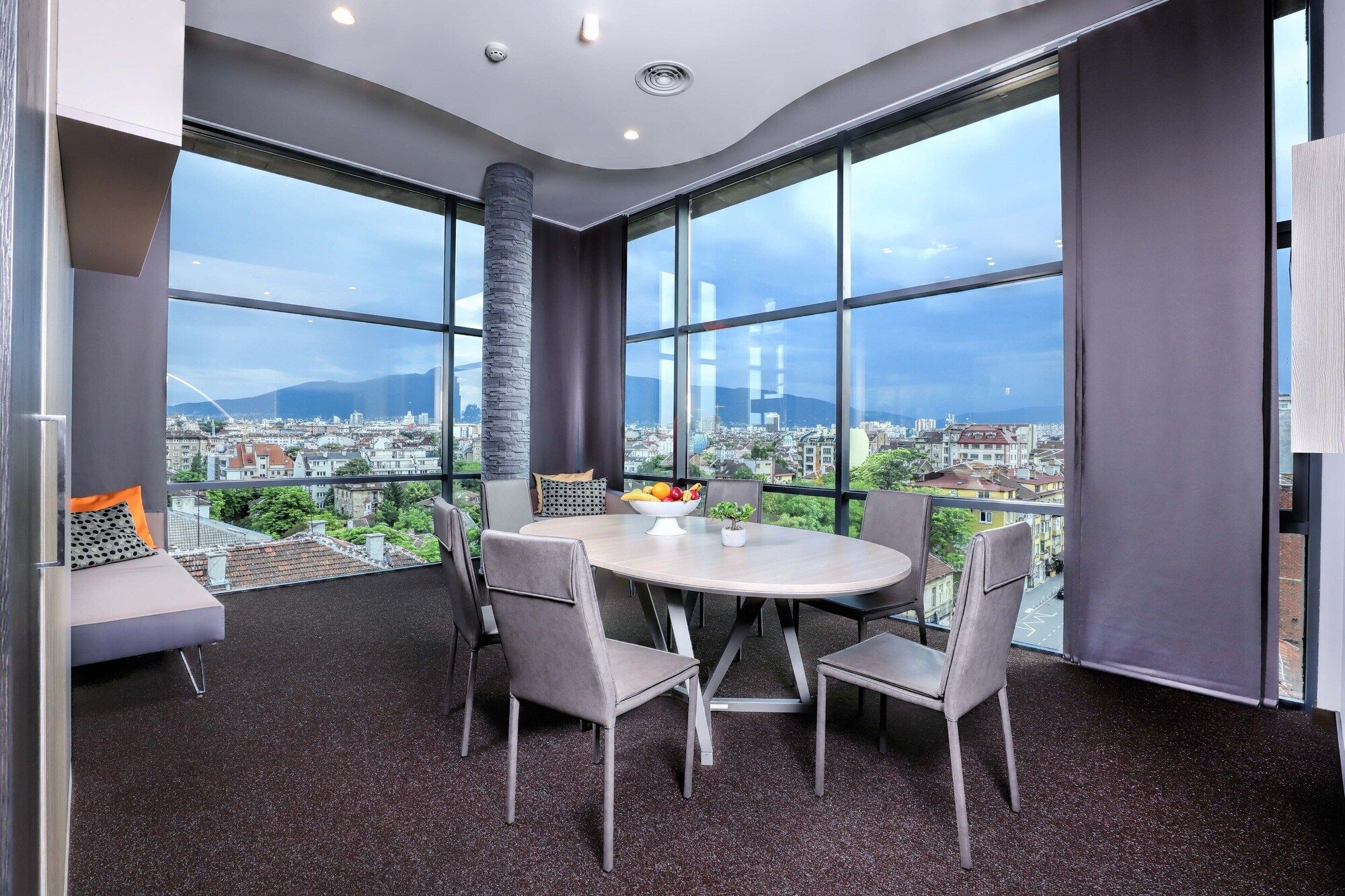 Dining room Photo