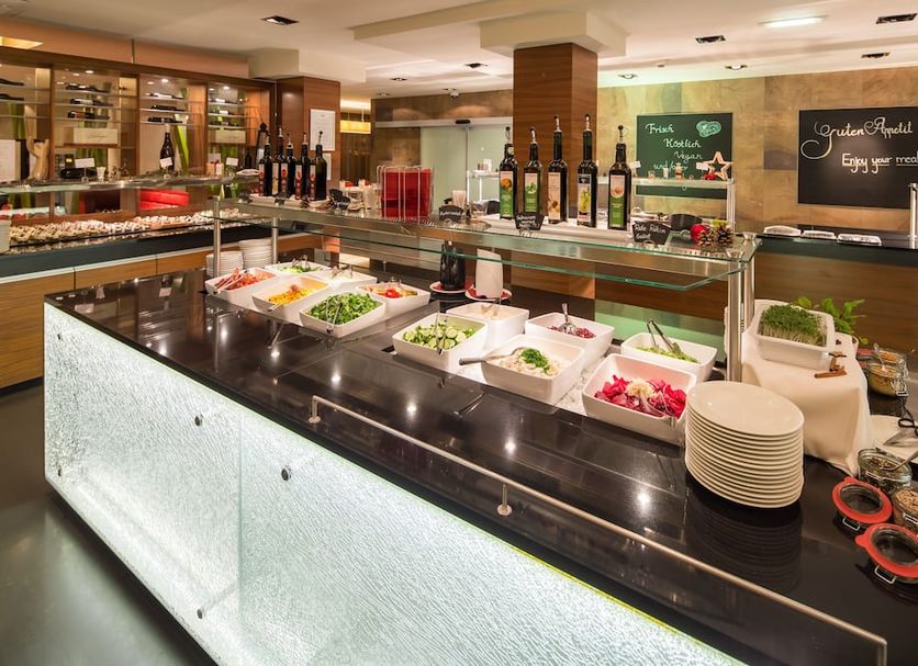 Buffet Photo