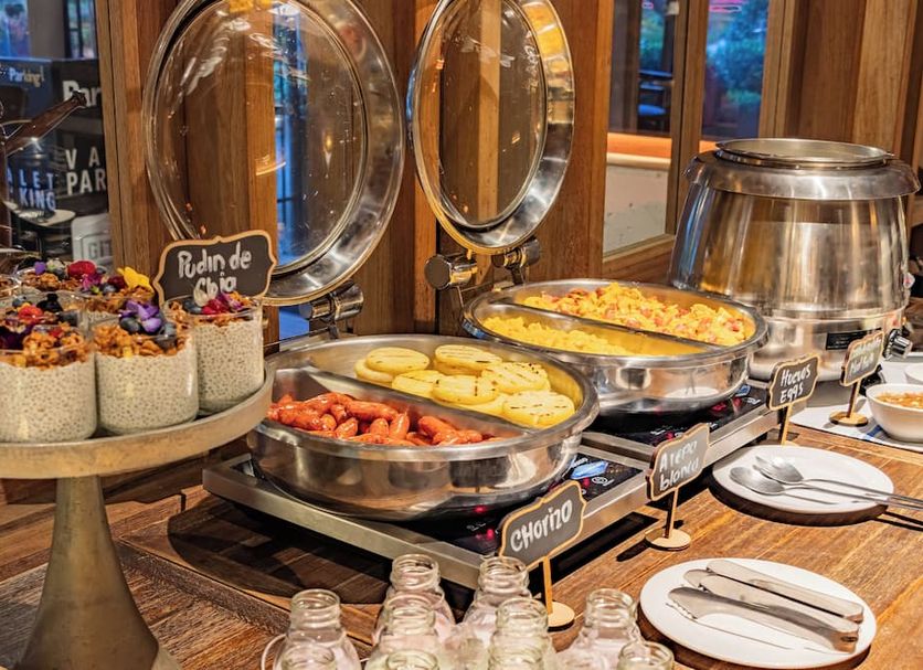 Buffet Photo