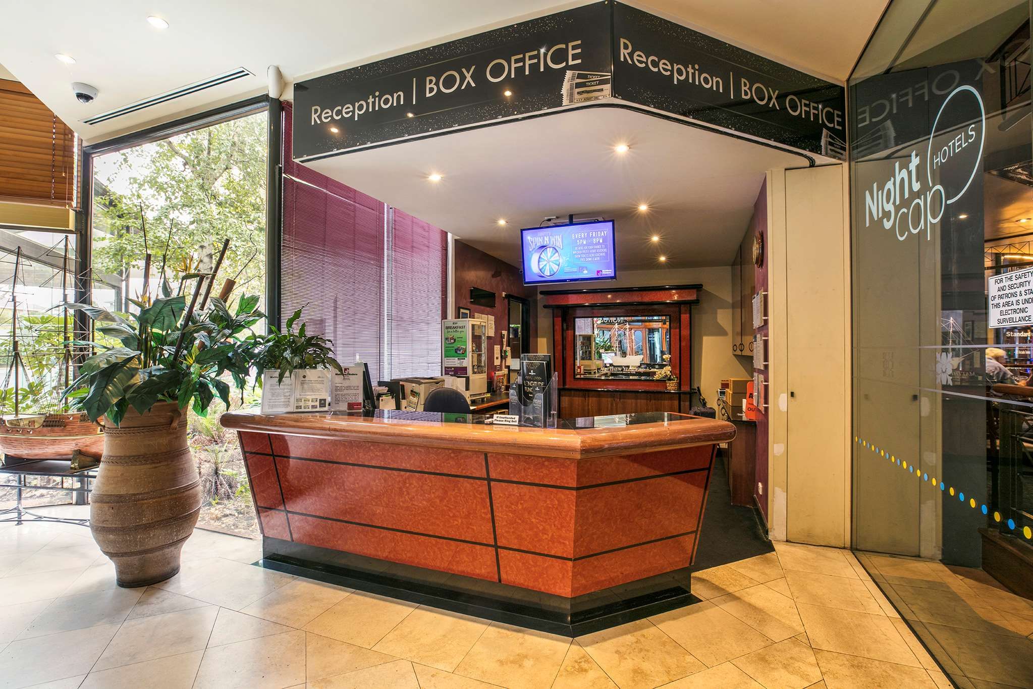 Front desk Photo