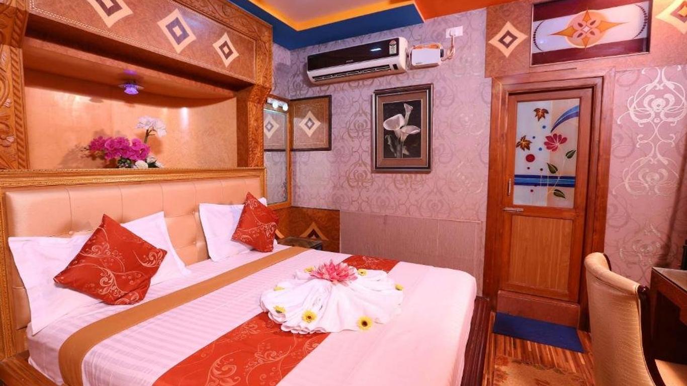 Hotel Shri Swarna's Palace - A Business Class Hotel