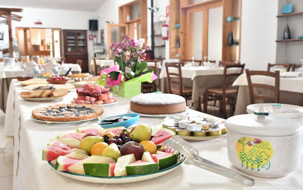 Buffet Photo