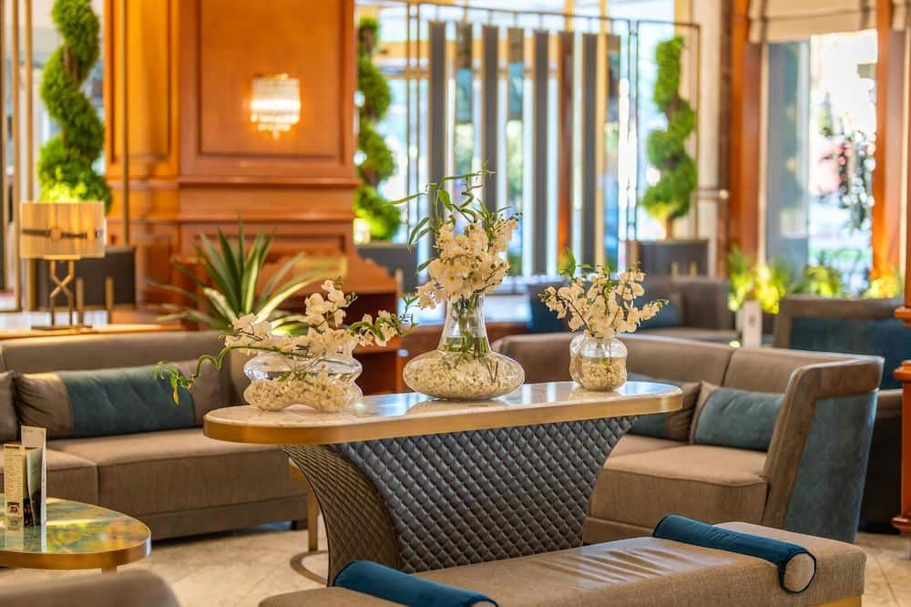 Lounge Photo