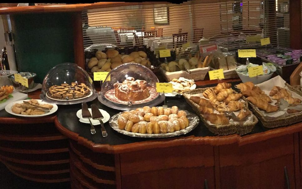 Buffet Photo