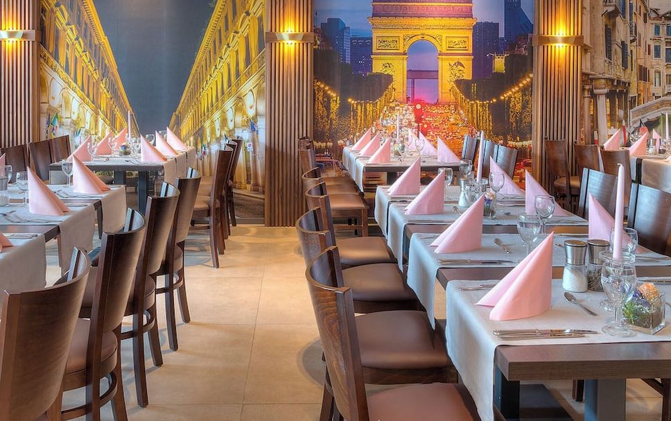 Restaurant Photo