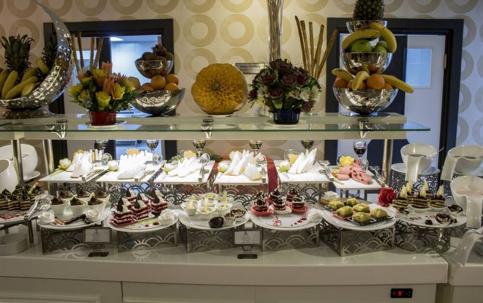 Buffet Photo