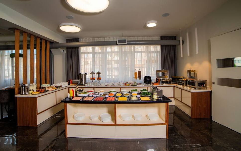 Buffet Photo