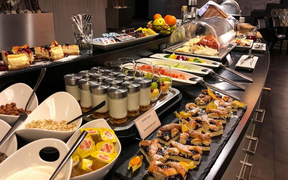 Buffet Photo
