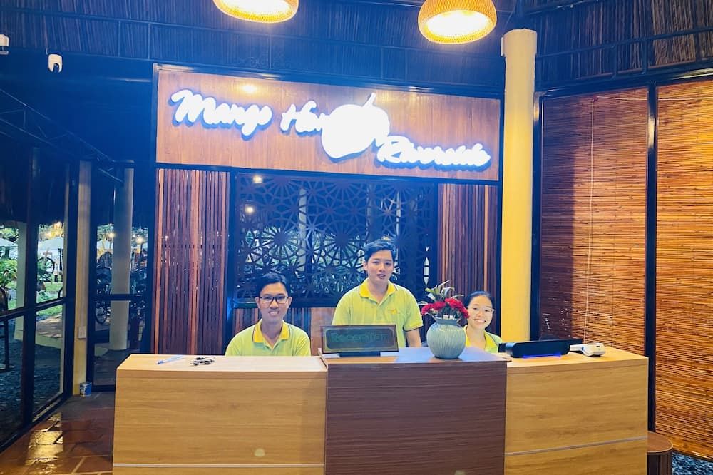 Front desk Photo