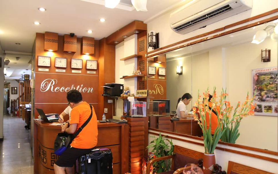 Front desk Photo