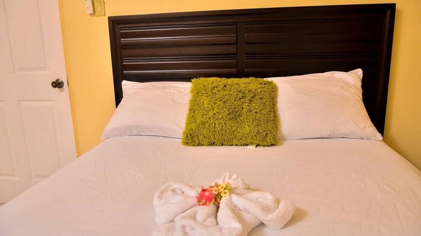 Kingston Sunset Guest Apartment I