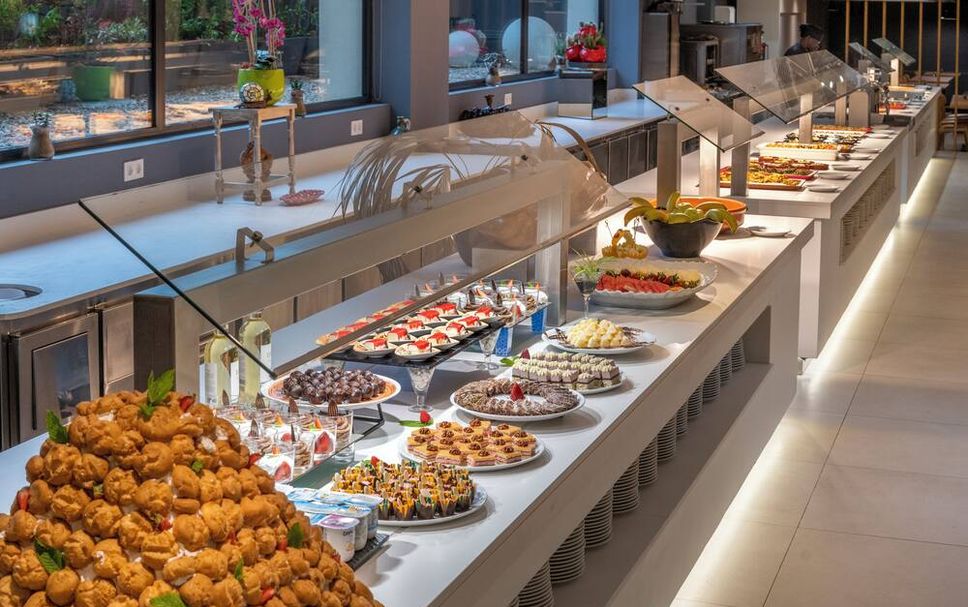 Buffet Photo