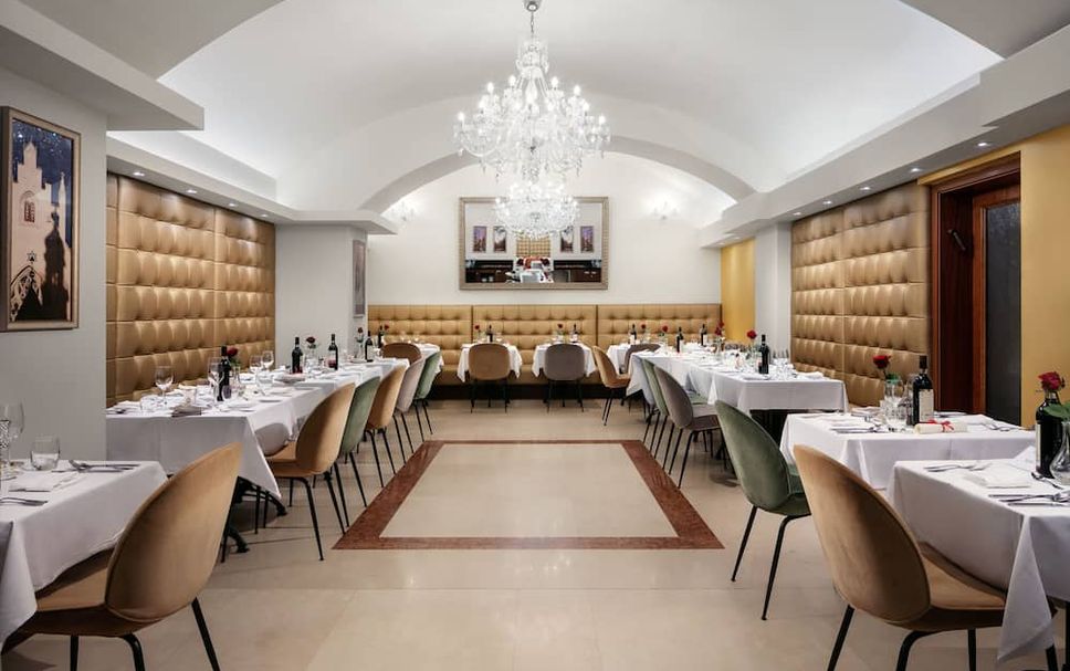 Restaurant Photo