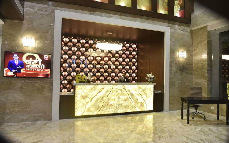 Front desk Photo