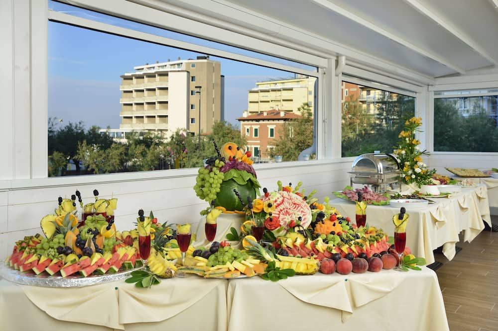 Buffet Photo