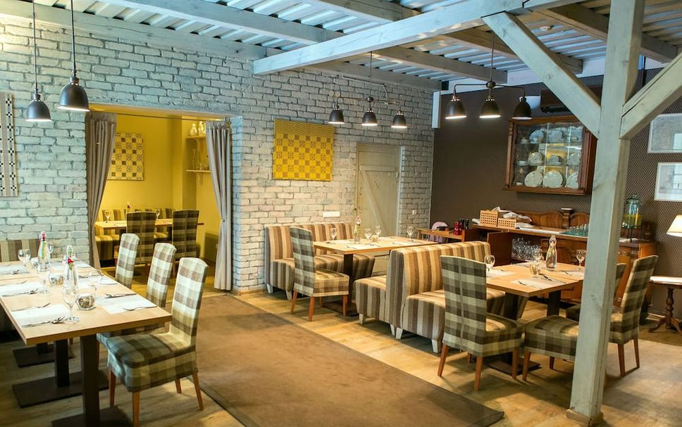 Restaurant Photo