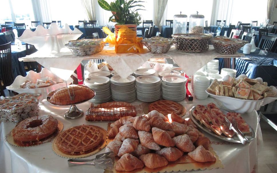 Buffet Photo