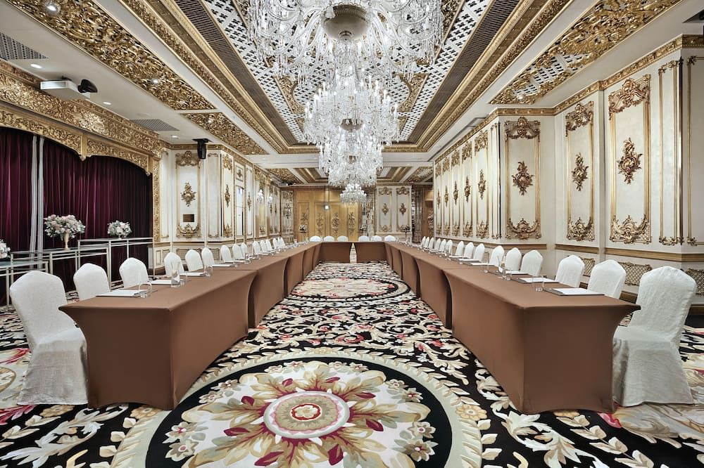 Banquet hall