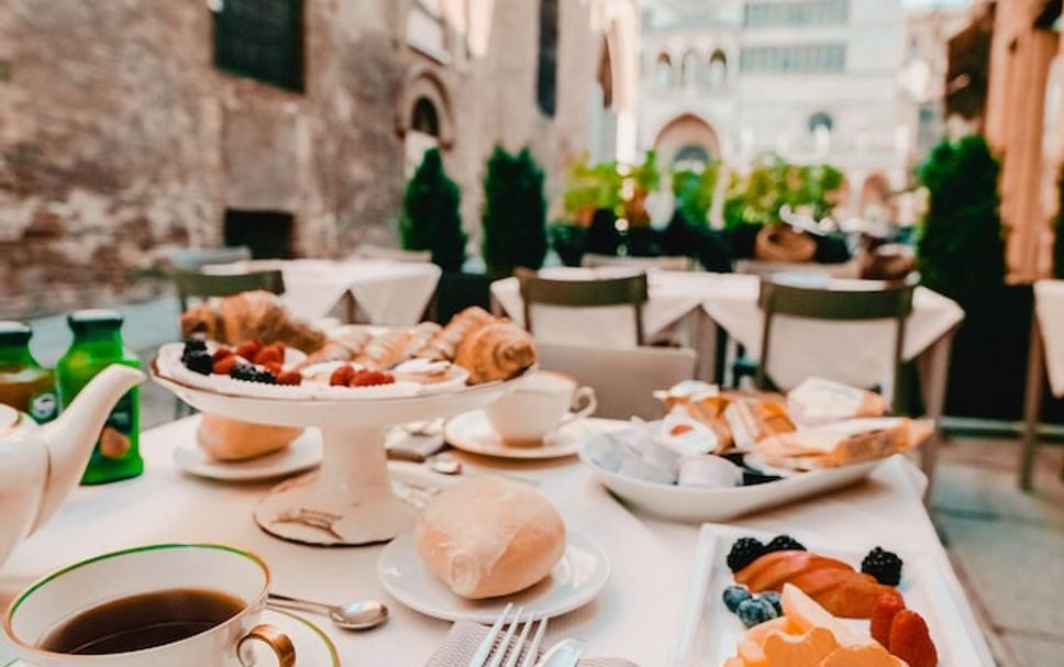 Buffet Photo